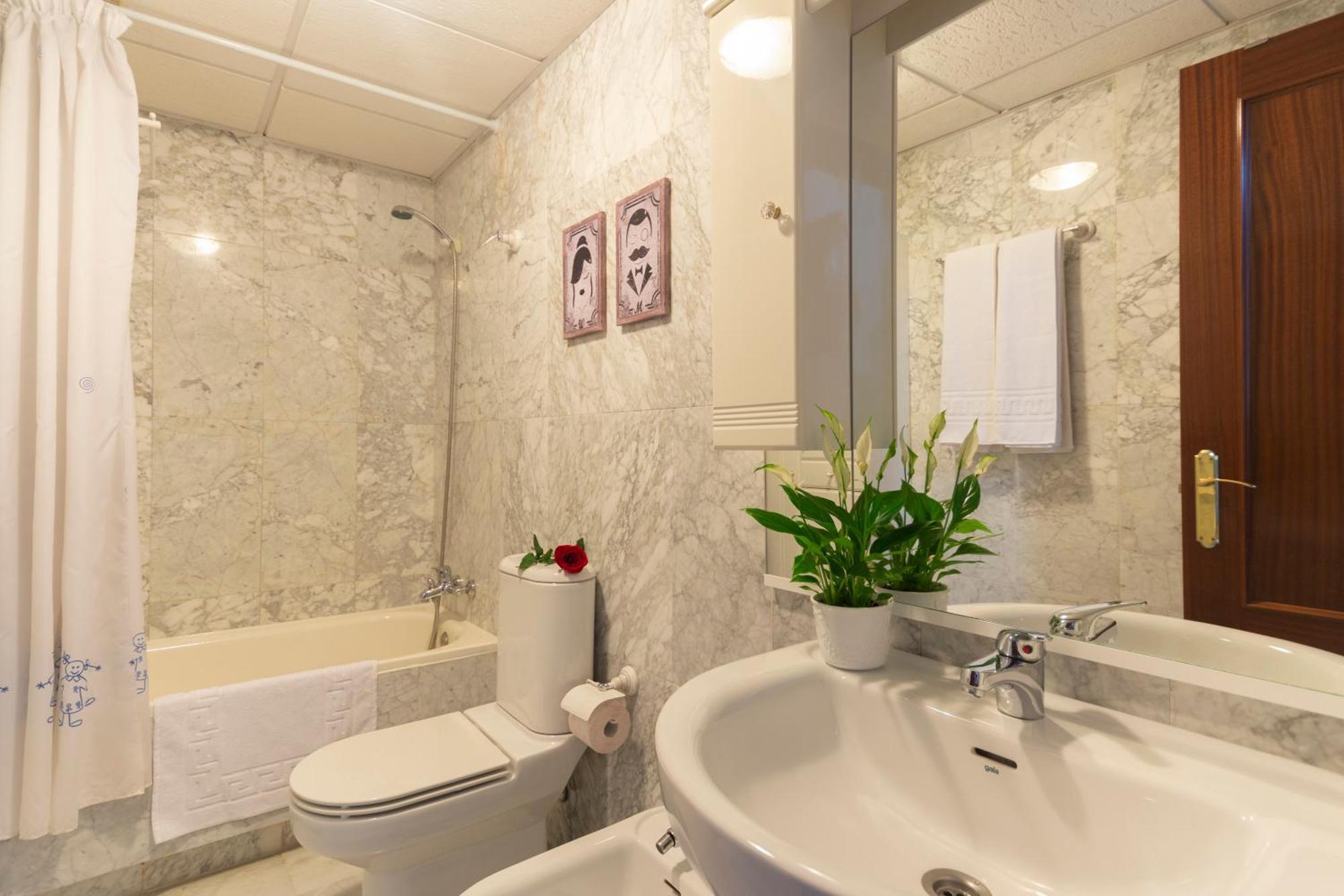 Apartamento Adultos Centro N V 1 Free Parking Granada Luaran gambar