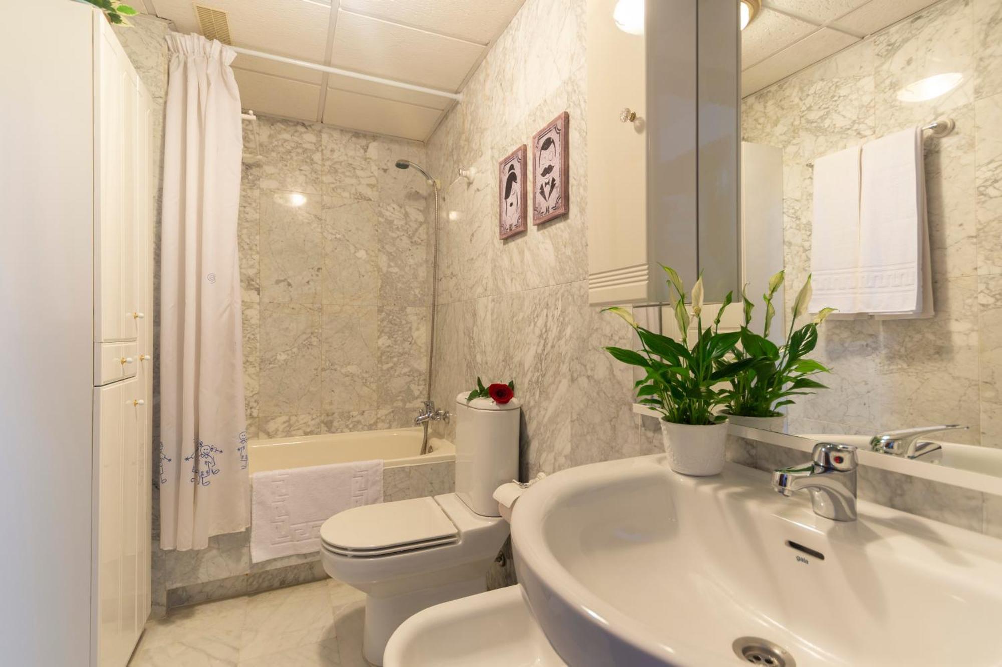 Apartamento Adultos Centro N V 1 Free Parking Granada Luaran gambar